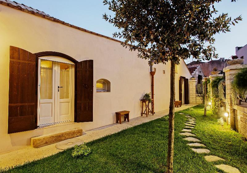 Borgo San Gaetano Bed and Breakfast Bernalda Exteriör bild
